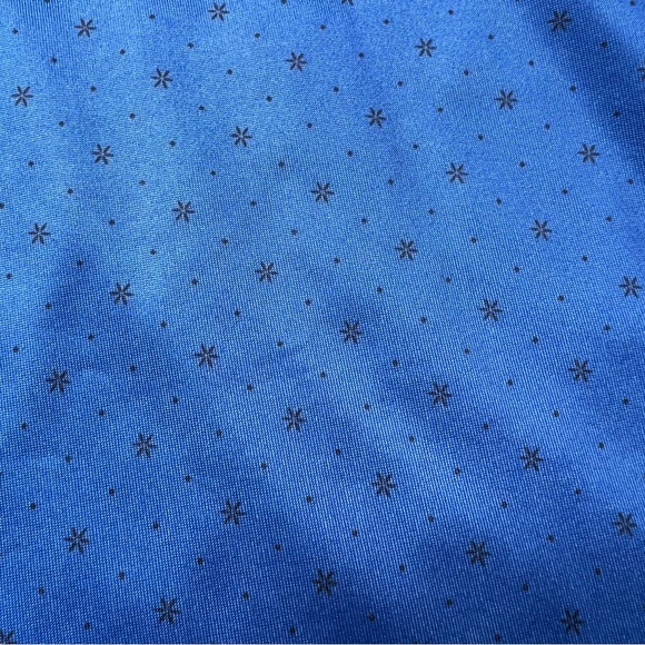 Legend Golf Extreme Stretch Golf Polo in Blue Star Snowflake Pattern - Picture 5 of 5